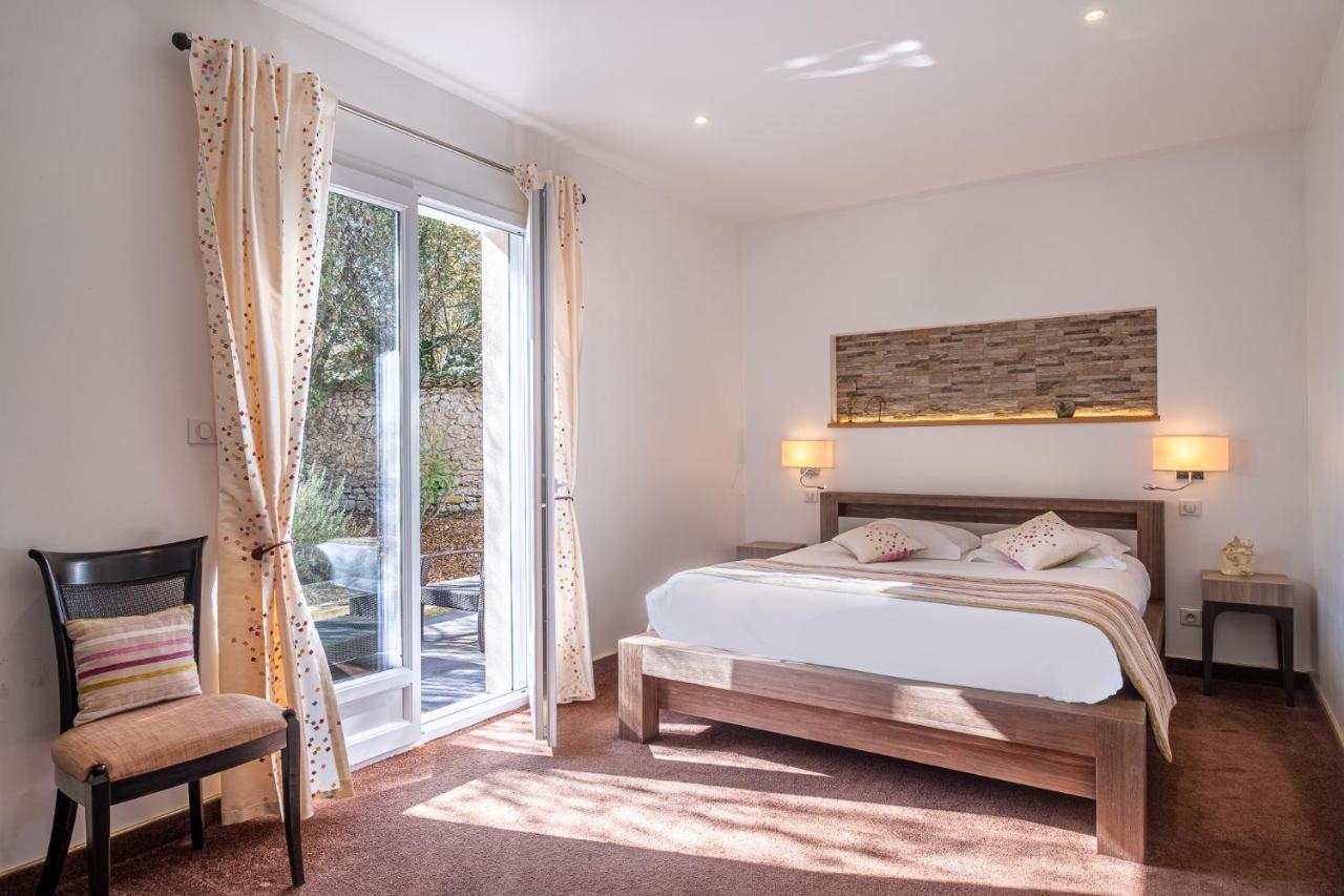 Domaine De L'Echassier, The Originals Relais Hotel Châteaubernard Buitenkant foto