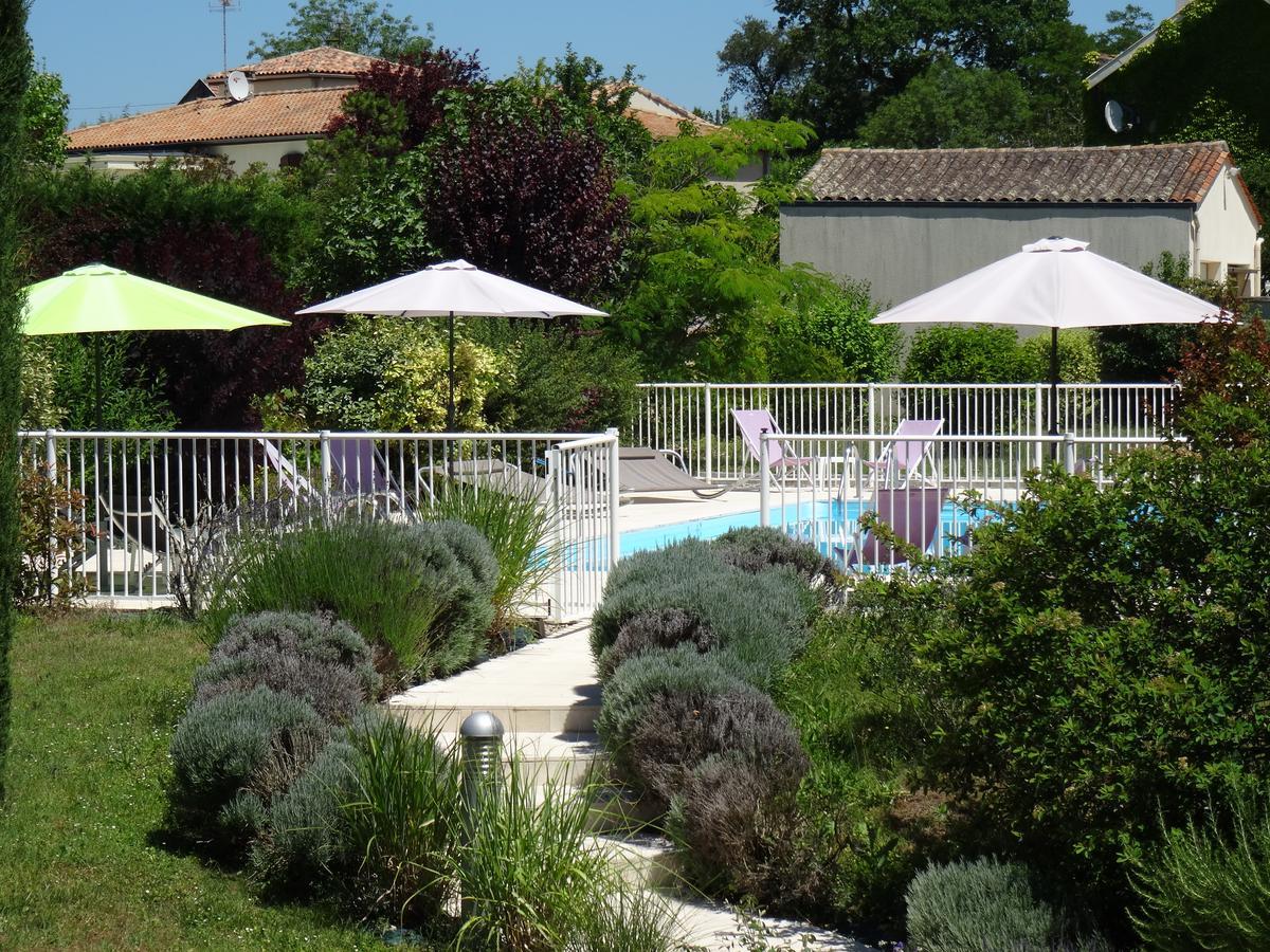 Domaine De L'Echassier, The Originals Relais Hotel Châteaubernard Buitenkant foto